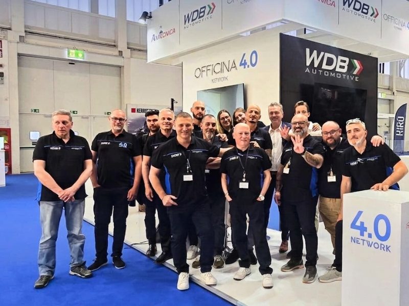 Il team WDB Automotive allo stand di Autopromotec 2025